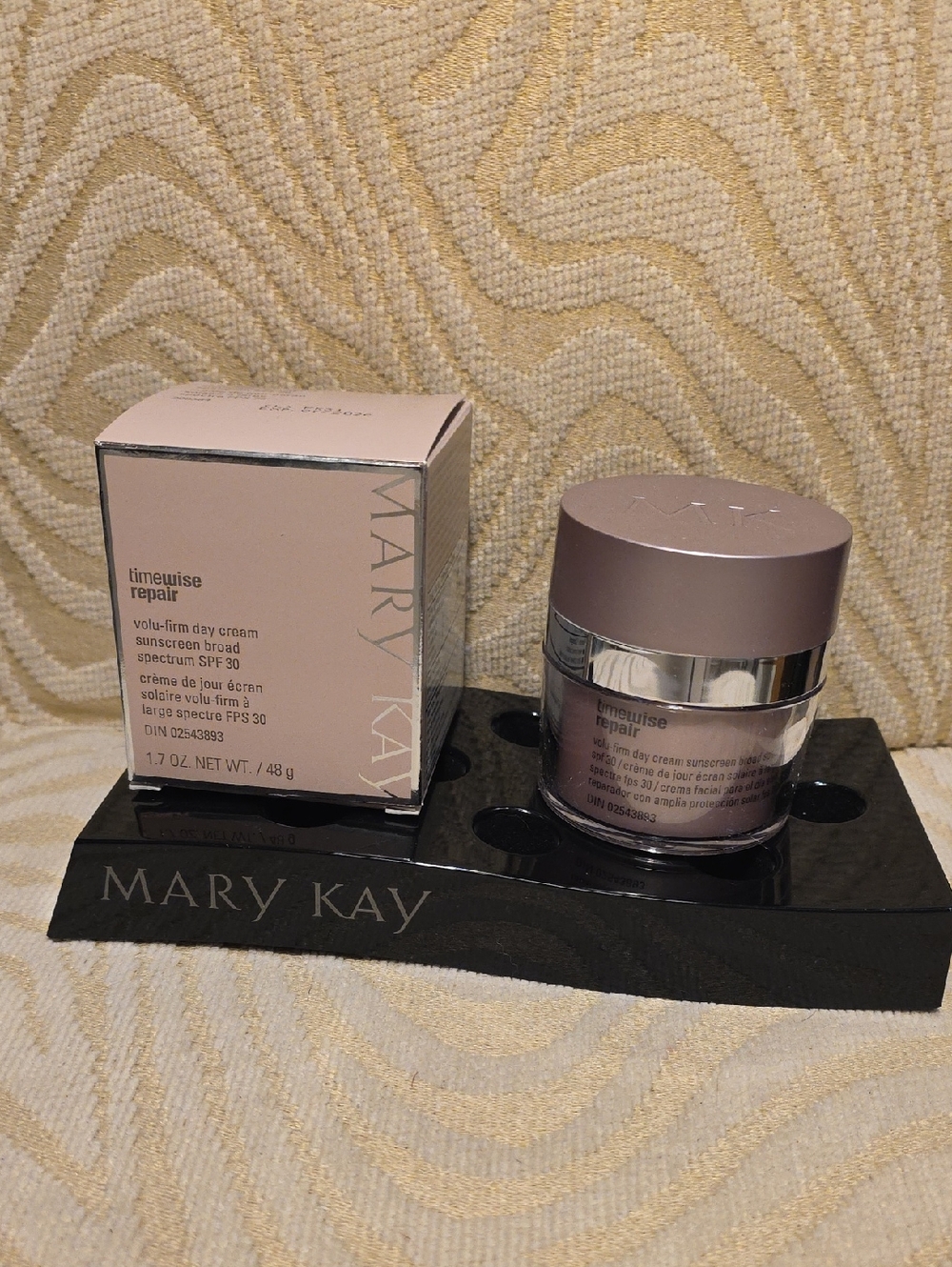 Mary Kay Timewise Repair Volu-Firm Day Cream Sunscreen Broad Spectrum SPF 30